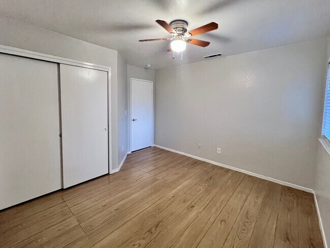 Building Photo - $2,300 Champlain Dr. & Fort Washington, 3 ...