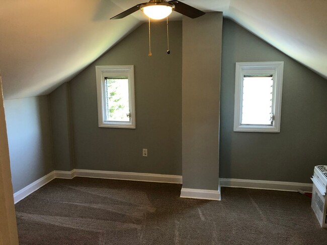 Building Photo - RENOVATED 4 bed 1 bath home in Glen Burnie