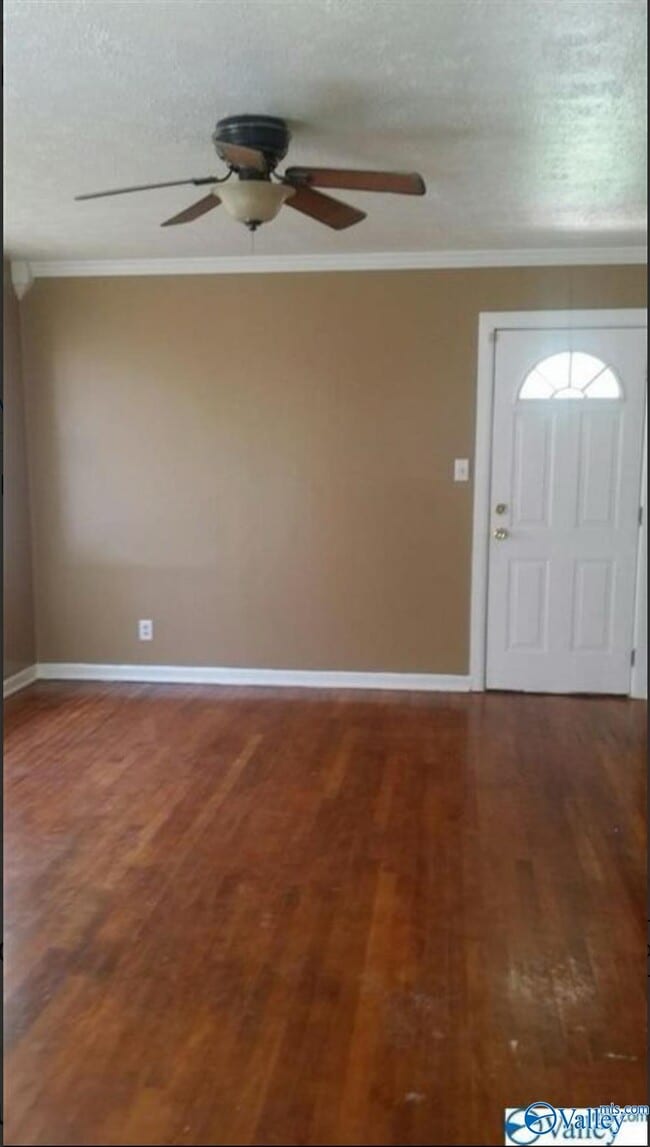 Building Photo - 801 Fairway Dr NW