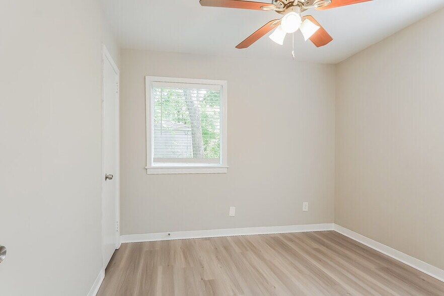Building Photo - 209 Woodward Dr