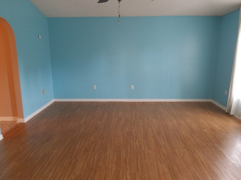 Master BedRoom - 6289 Freeport Dr