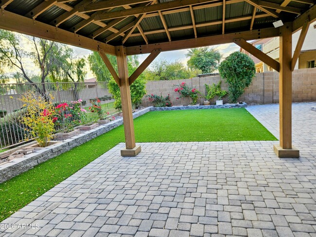 Building Photo - 1221 E Kramer Cir