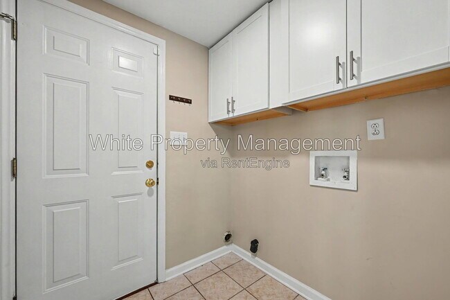 Building Photo - 9201 Hanworth Trace Dr
