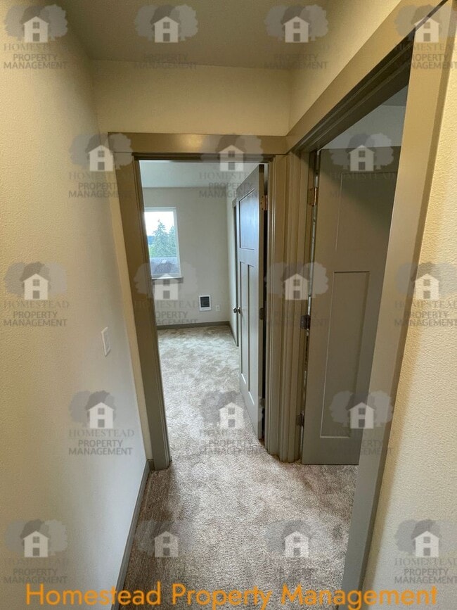 Building Photo - BEAUTIFUL HOME IN DALLAS!