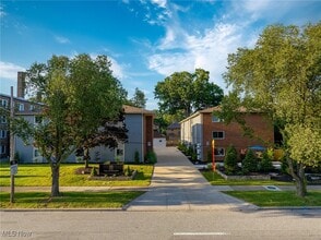 Building Photo - 10532 Clifton Blvd