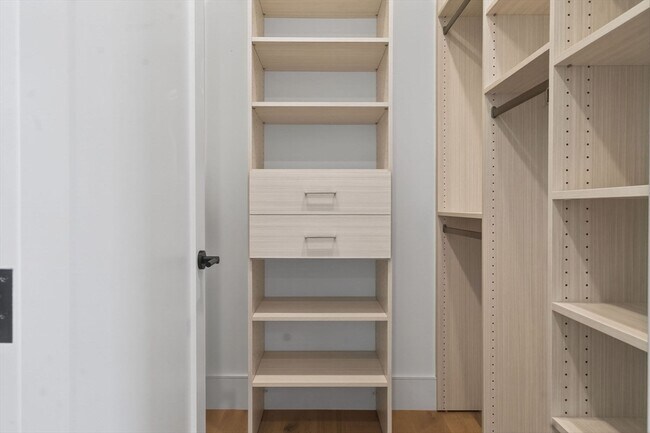 Building Photo - 1114 Beacon St