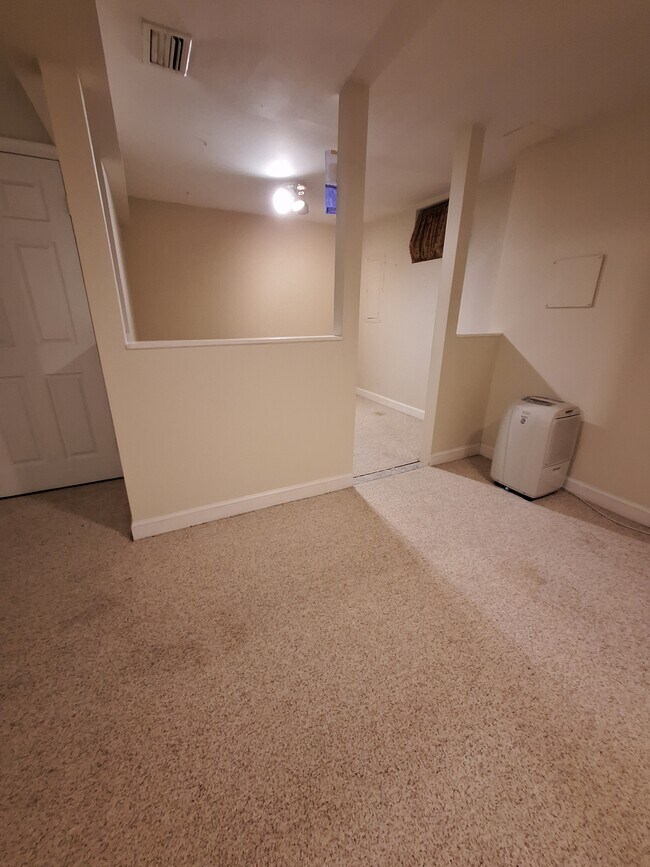 Building Photo - 6016 Rockton Ct