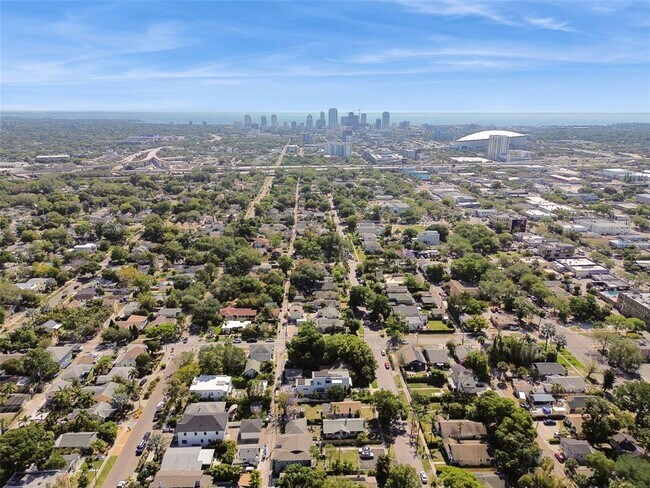 Building Photo - 2445 2nd Ave N