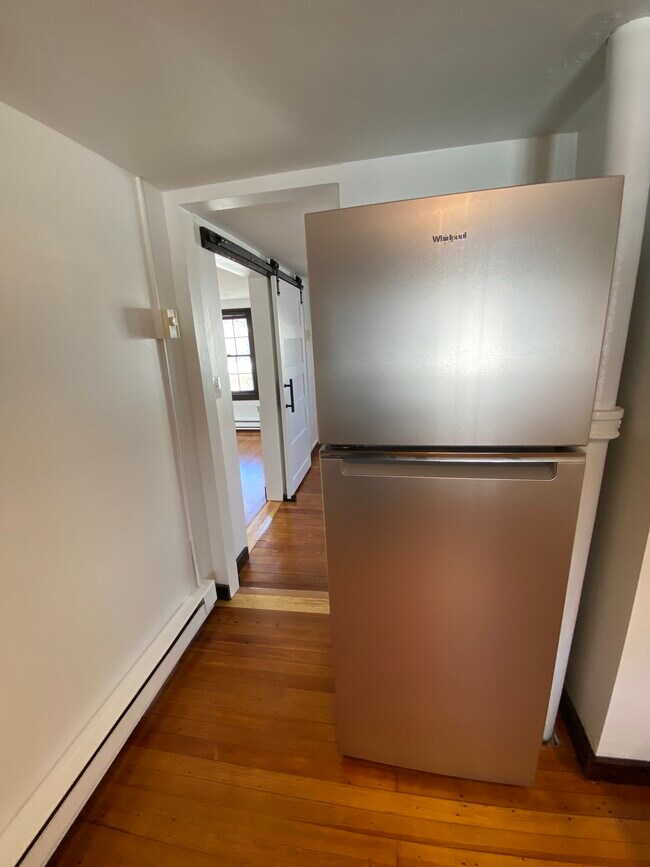 Building Photo - 54 Bridge St