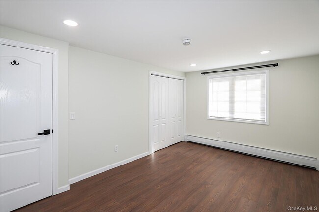 Building Photo - 248 Montgomery Ave