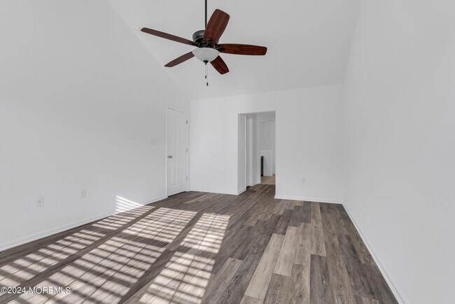 Building Photo - 2 Charles Ct