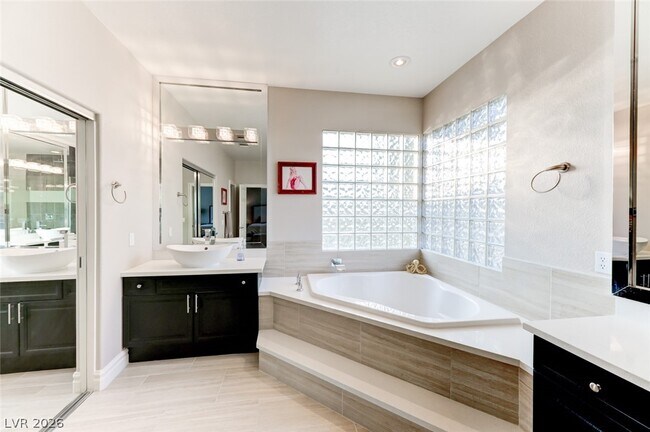 Building Photo - 5 Chateau Whistler Ct