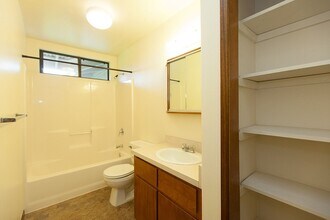 Building Photo - LOVELY 3BD 2.5BA HOME in KURTISTOWN