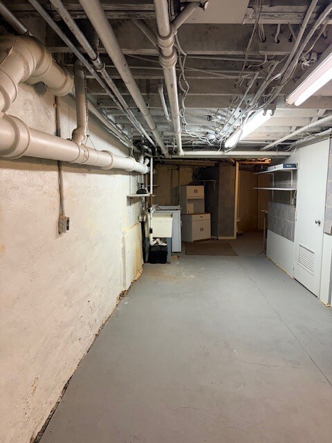 Building Photo - 2747 Limekiln Pike