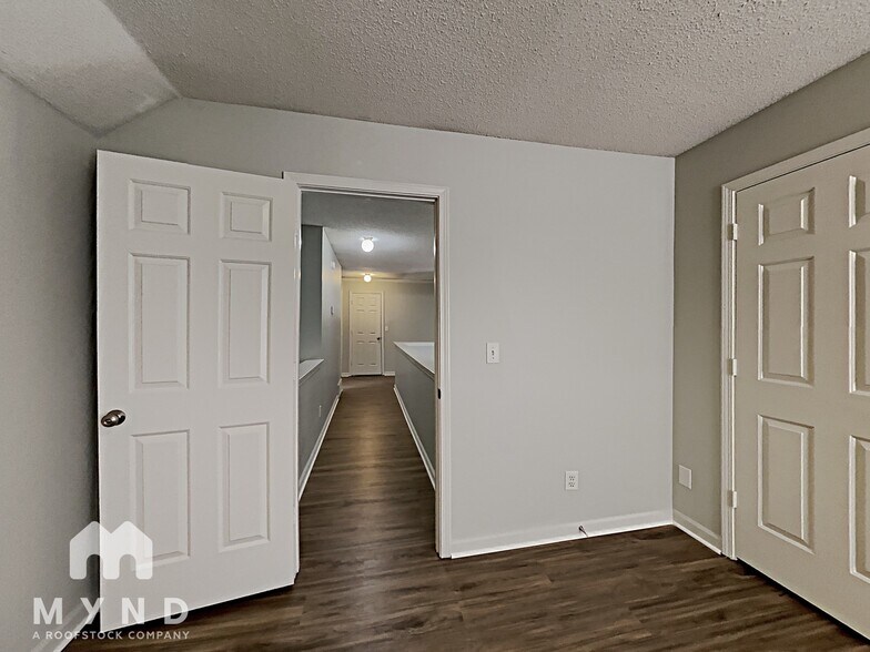 Building Photo - 4811 Migaldi Dr