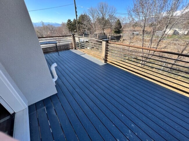 Building Photo - STUNNING 7-BEDROOM HOME IN PLEASANT GROVE