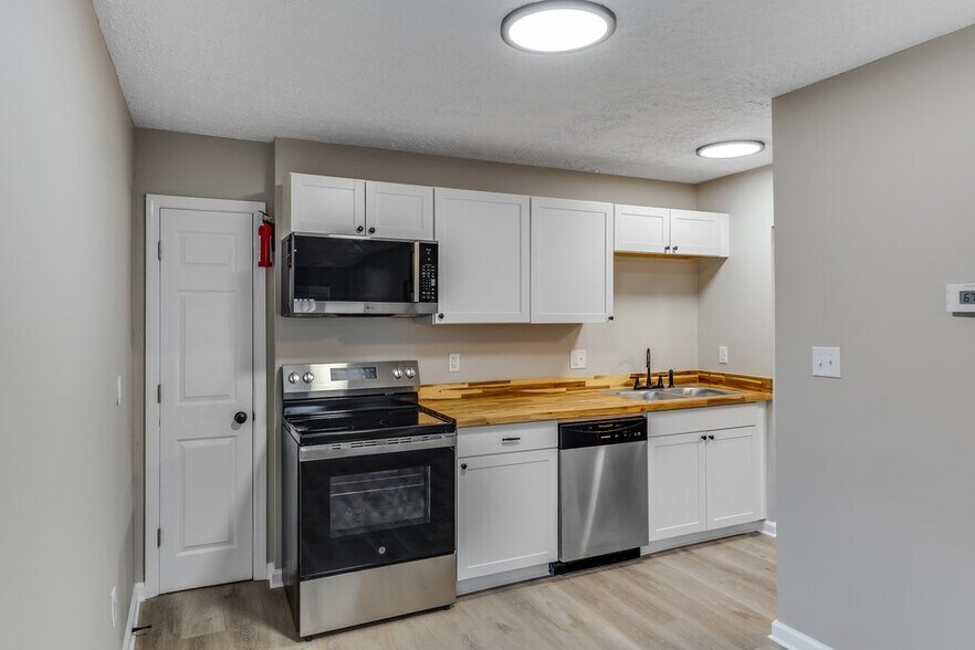 Building Photo - 2312 E 14th St