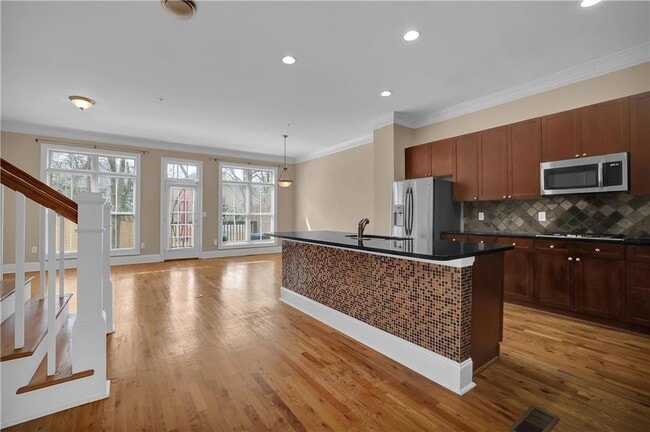 Building Photo - 1664 Mosaic Way