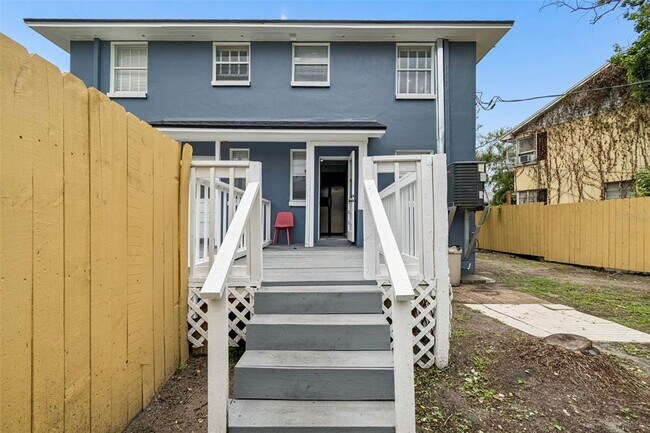 Building Photo - 601 Swann Dr