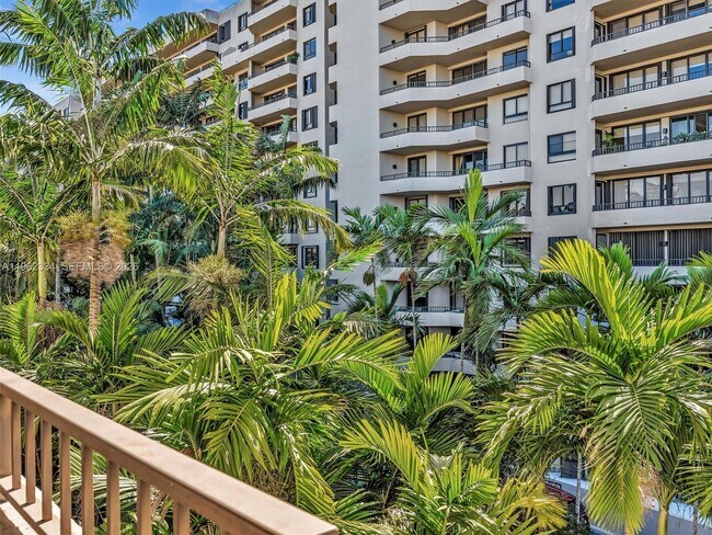 Building Photo - 101 Crandon Blvd