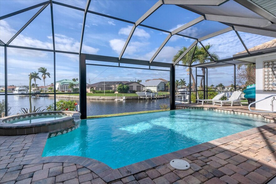 Building Photo - 3337 Sandpiper Dr