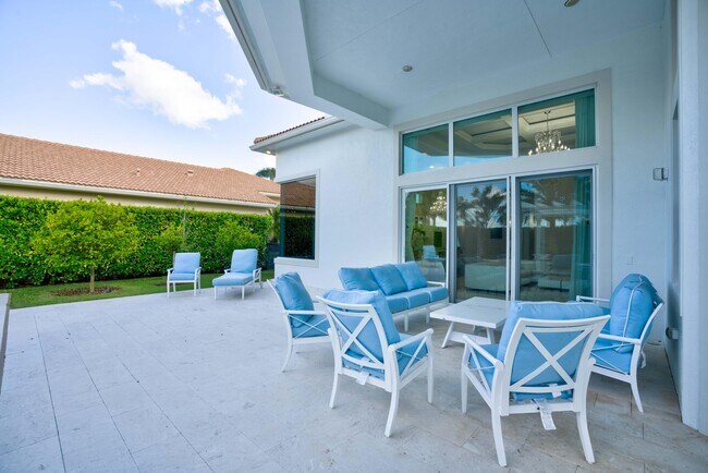 Building Photo - 131 Carmela Ct