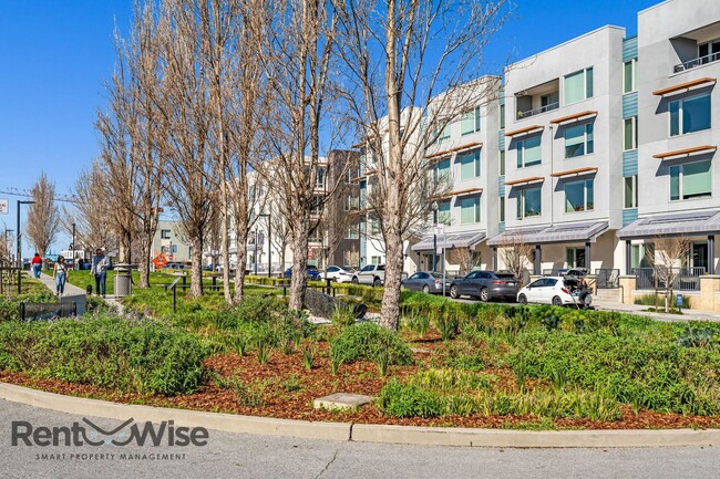 Building Photo - 298 Friedell St