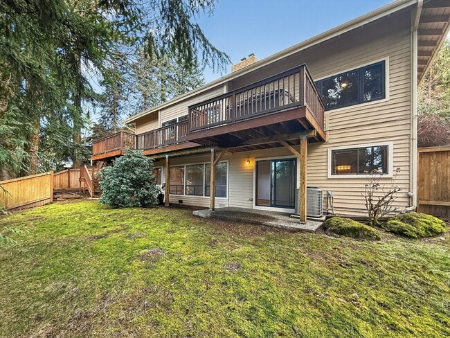 Building Photo - 5333 134th Ave SE