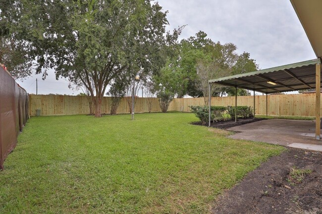 Building Photo - Ready for move in at Southeast Houston!!