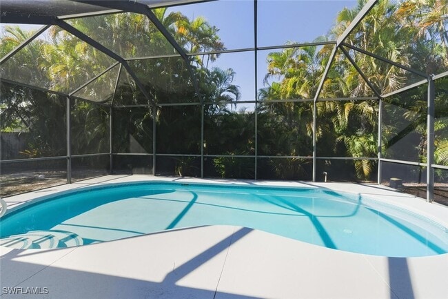 Building Photo - 366 Burnt Pine Dr