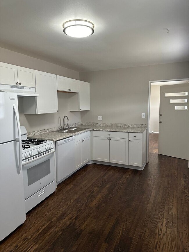 Building Photo - Updated 3 Bedroom 1 Bath Single Family Home in Blacklick Estates