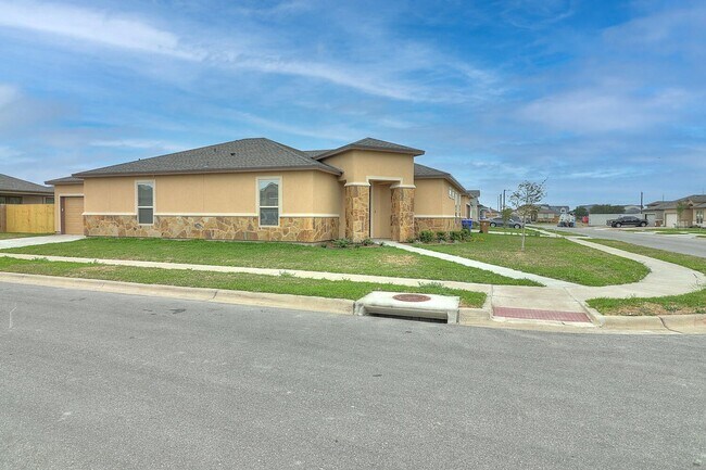 Building Photo - 2202 Crystal Bay Dr.
