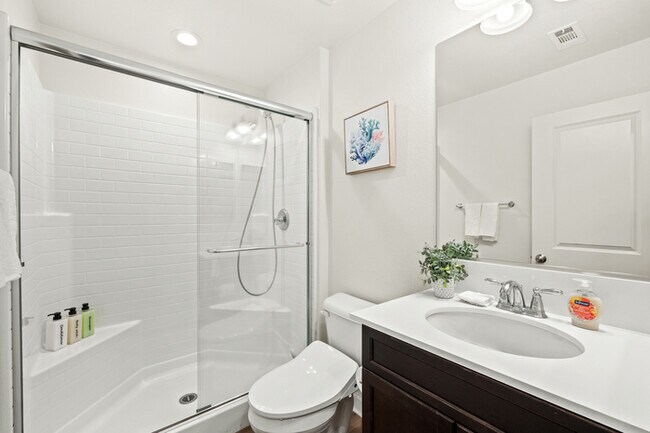 Building Photo - Spacious & Stylish 4 Bed 3 Bath in Chino P...