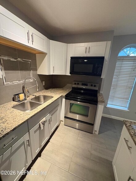 Building Photo - 86005 Maple Leaf Pl