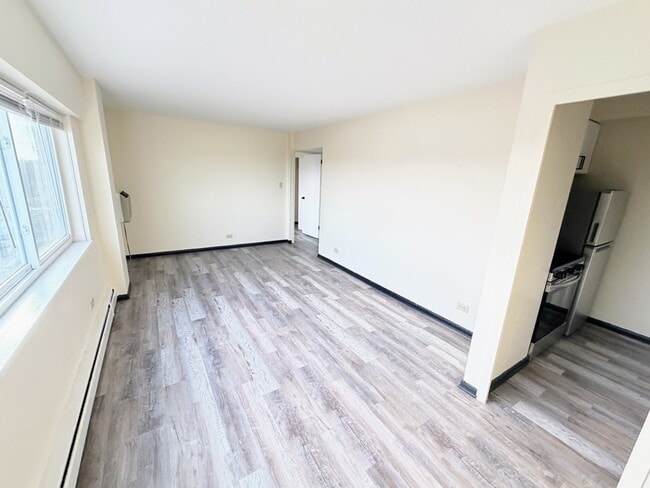 Building Photo - 1400 Chicago Ave