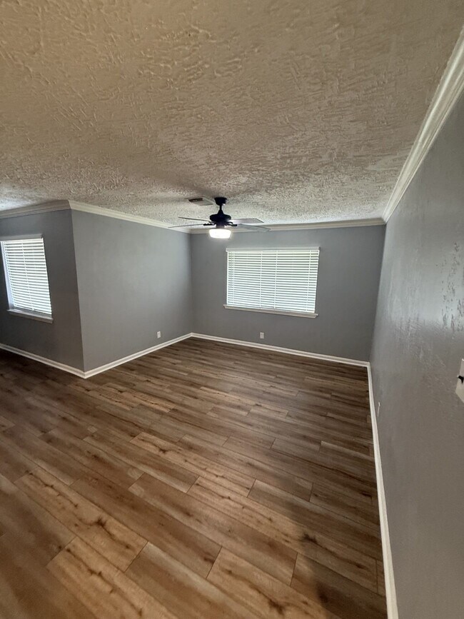 Building Photo - 5218 Cortelyou Ln