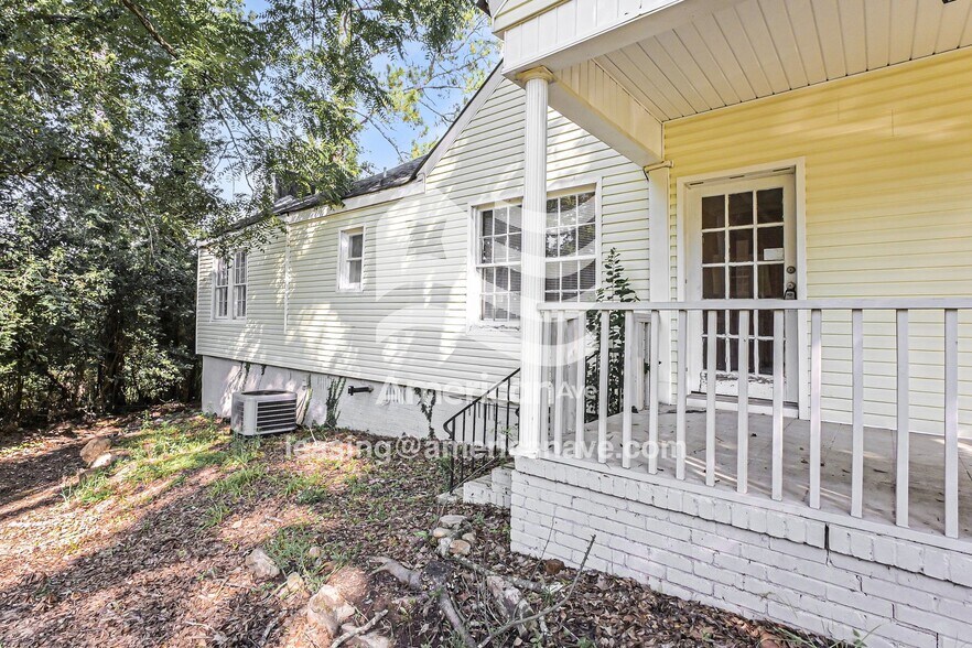 Building Photo - 916 Glenridge Dr