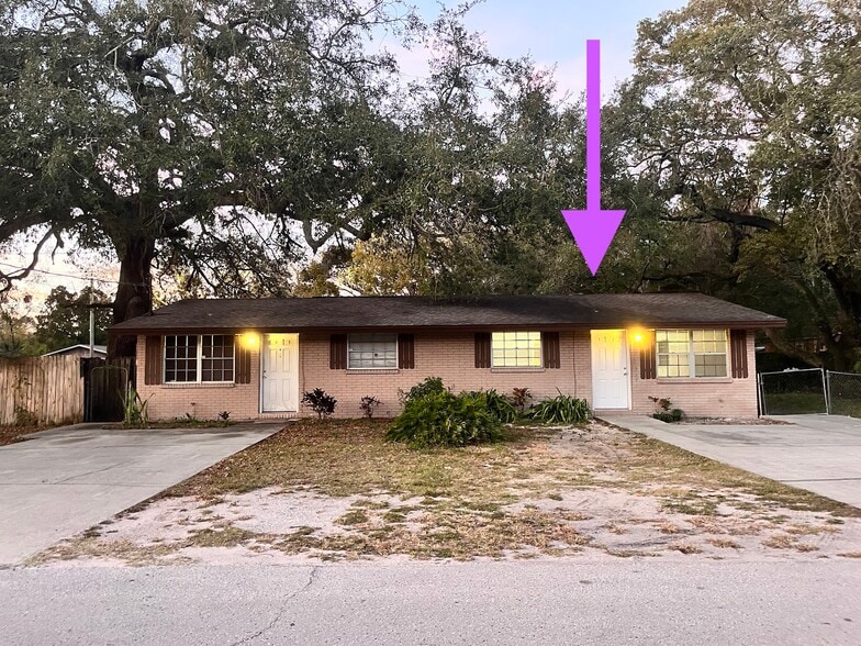 Building Photo - 9801 N Aster Ave
