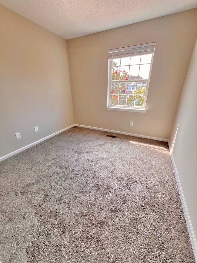 Building Photo - 6223 Cambridge Dr