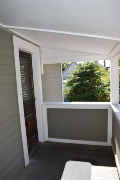 porch - 319 1/2 Jackson St