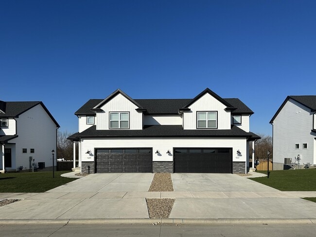 Building Photo - 626 Rapp Dr