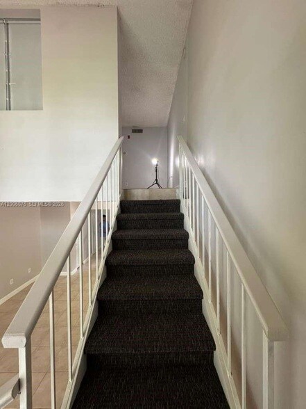 Building Photo - 8500 SW 109th Ave