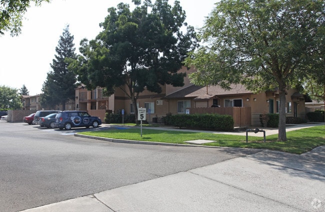 Building Photo - Western Heights Apartments