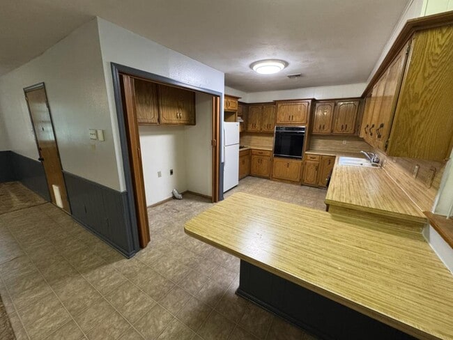 Building Photo - 5124 Dogwood Rd