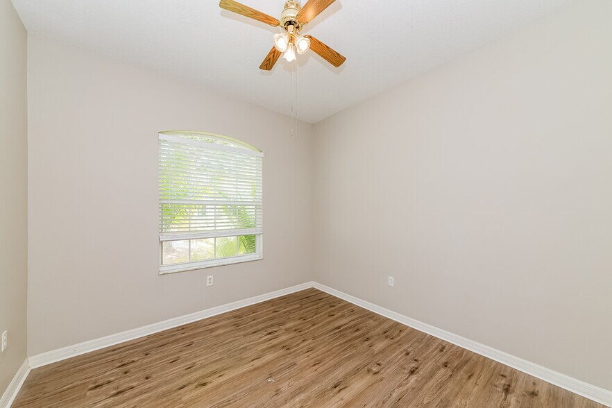 Building Photo - 1252 Millbrook Cir