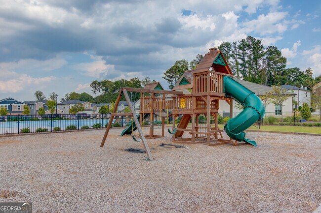 Building Photo - 1325 Lyon Wy Dr