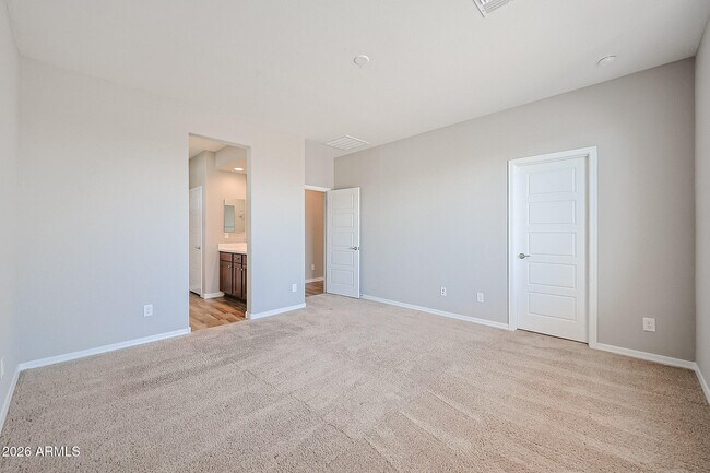 Building Photo - 9018 W San Miguel Ave