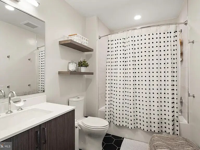 2nd Bedroom - 1211 Van St SE