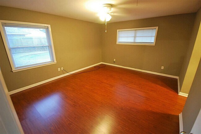 Building Photo - 986 Chamboard Ln