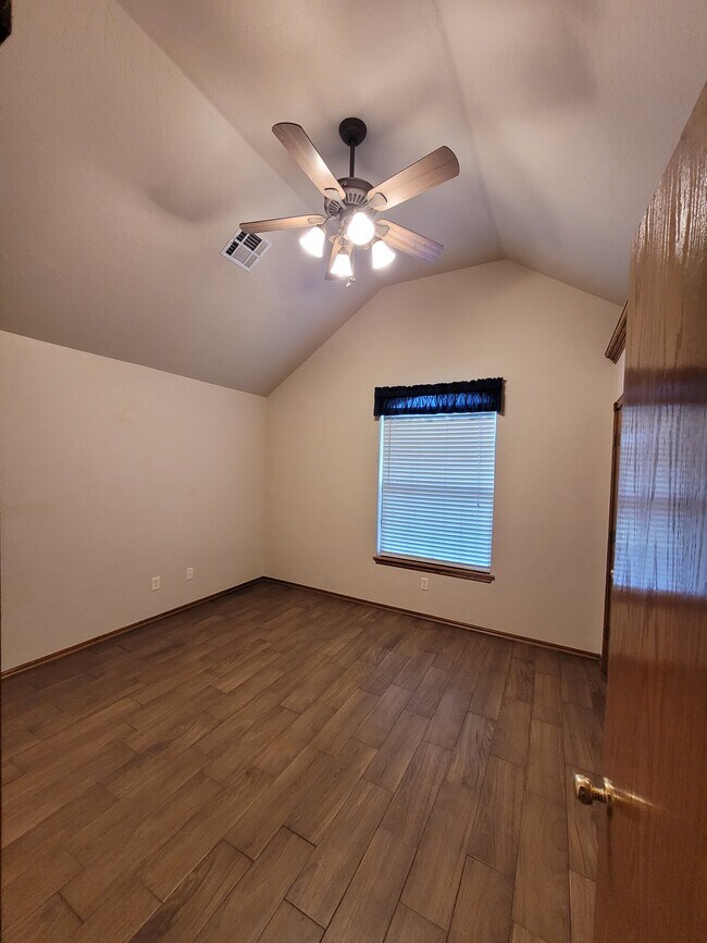 Building Photo - 14701 SE 83rd Ct